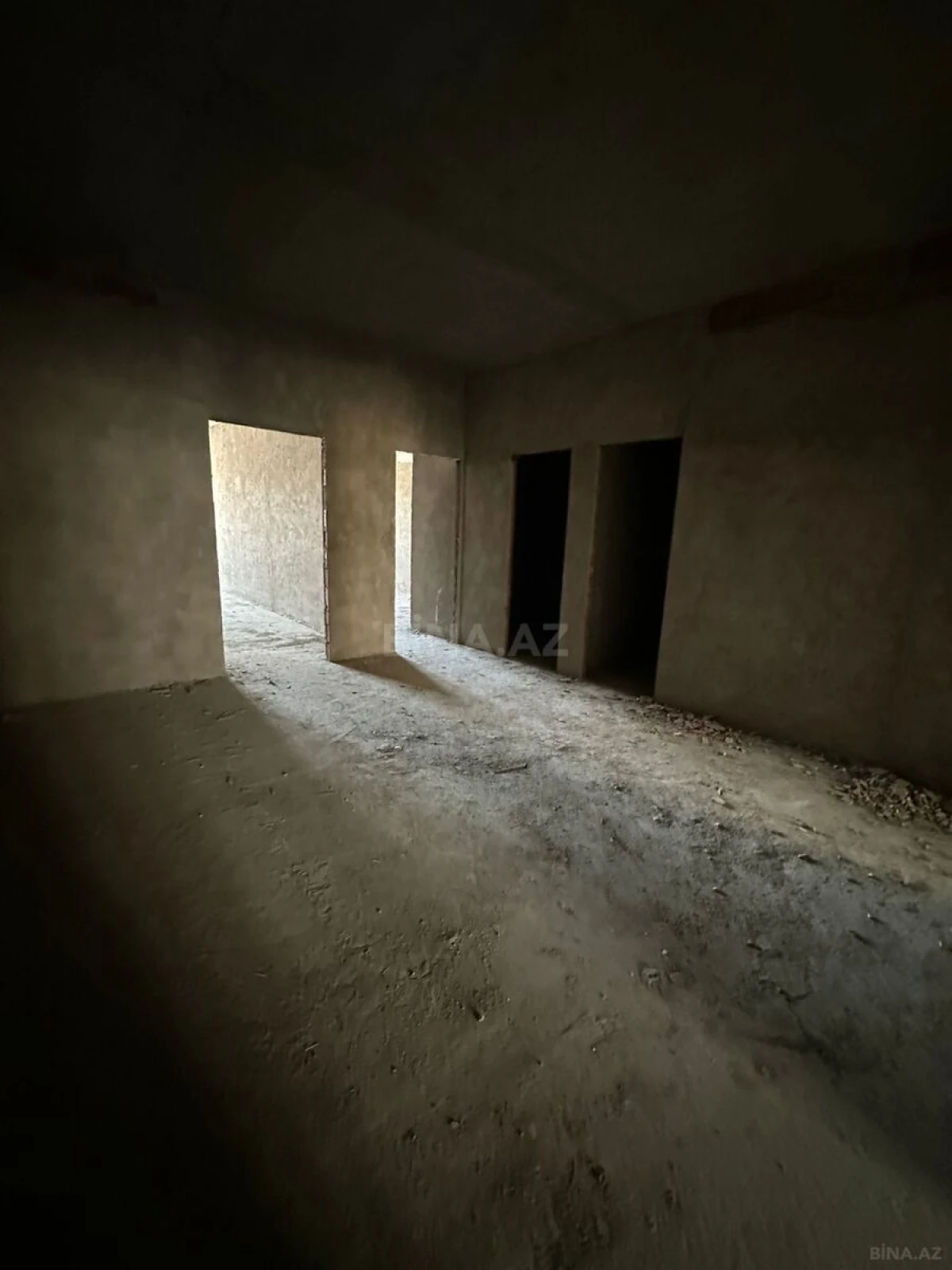 Satılır 3 otaqlı mənzil 165 m²