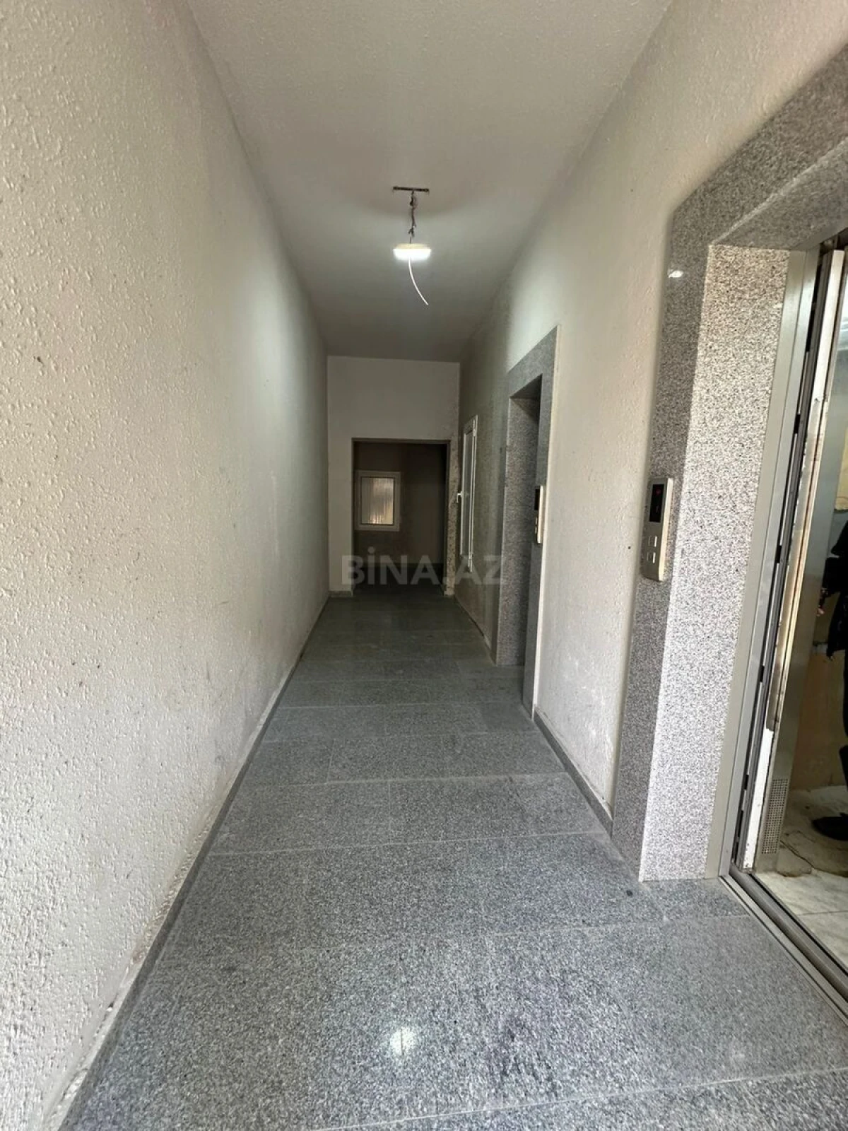 Satılır 3 otaqlı mənzil 165 m²