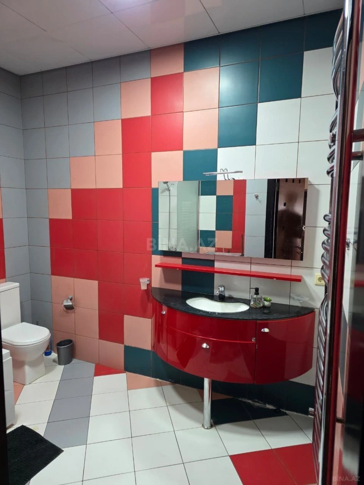 Kirayə verilir 2 otaqlı mənzil 200 m²