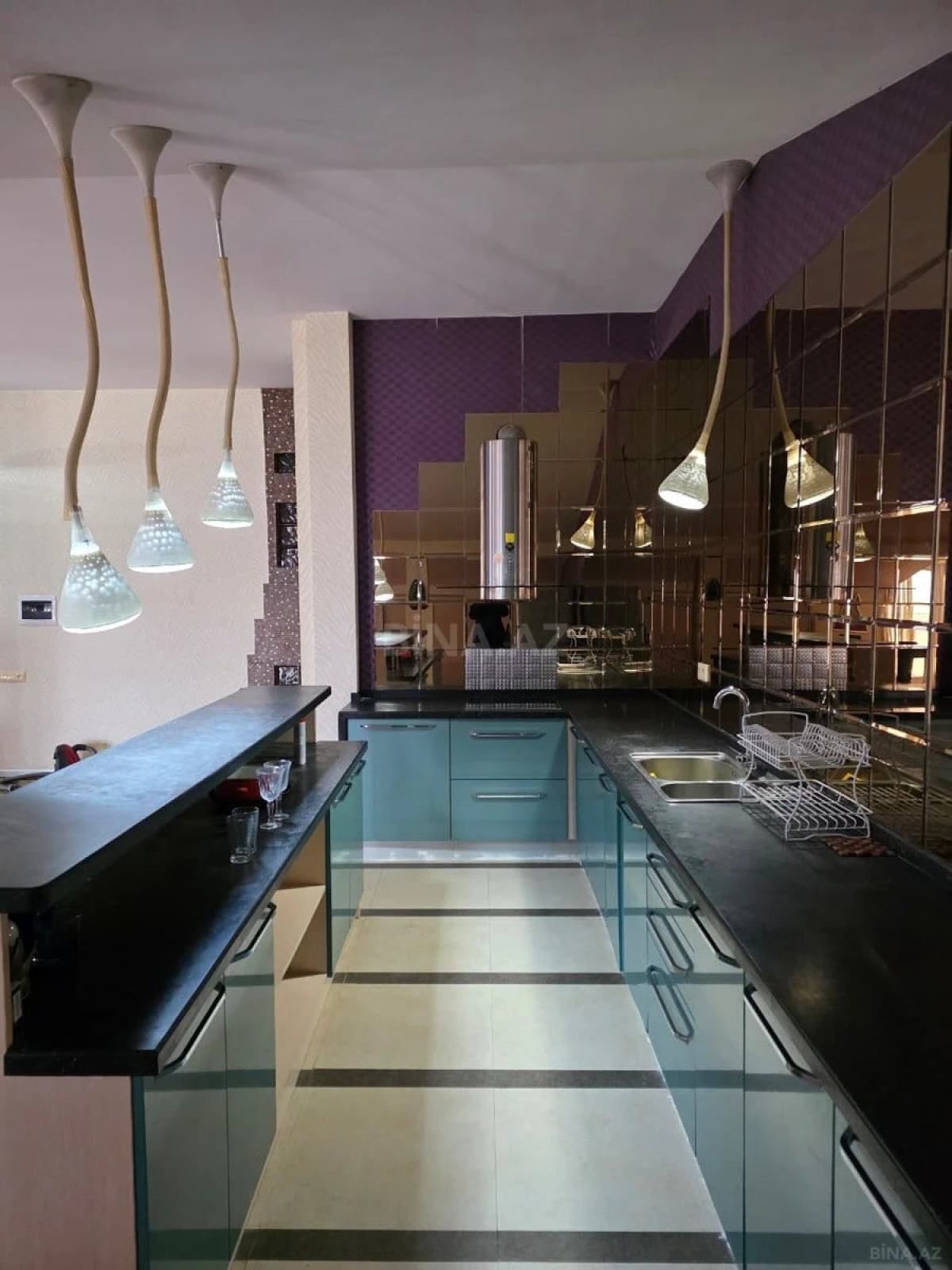 Kirayə verilir 2 otaqlı mənzil 200 m²