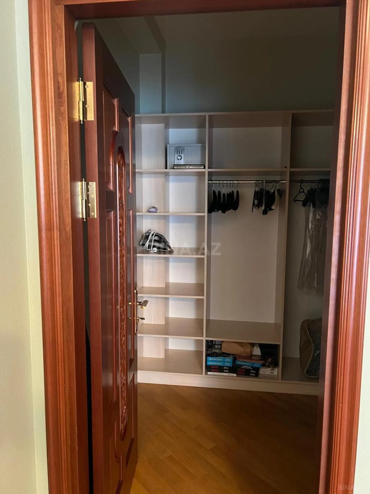 Kirayə verilir 4 otaqlı mənzil 160 m²