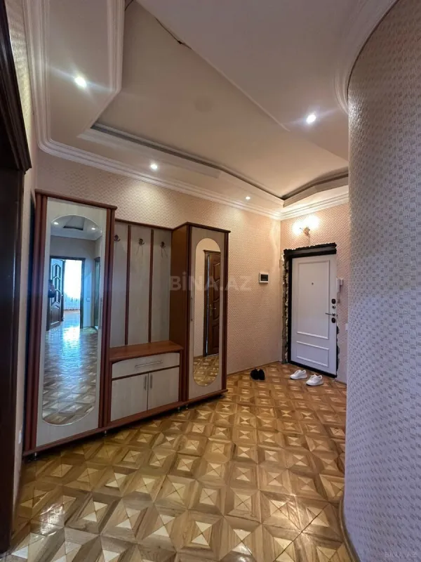 Kirayə verilir 2 otaqlı mənzil 95 m²