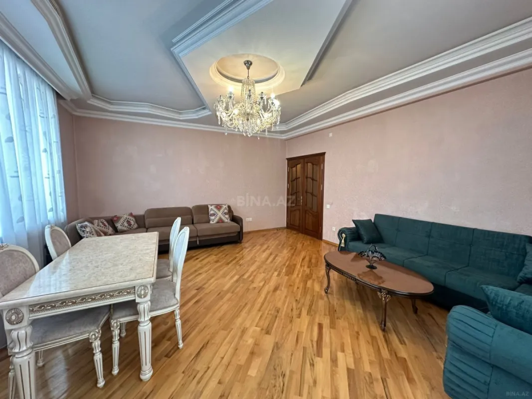 Kirayə verilir 2 otaqlı mənzil 95 m²