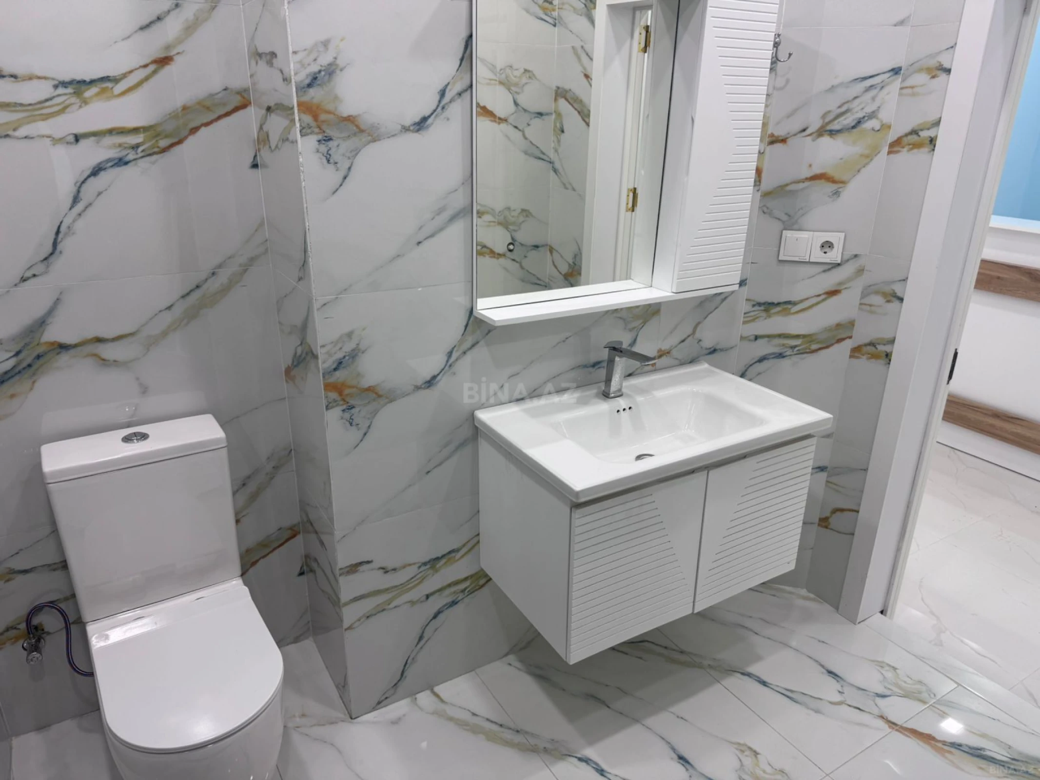 Kirayə verilir 3 otaqlı ofis 115 m²