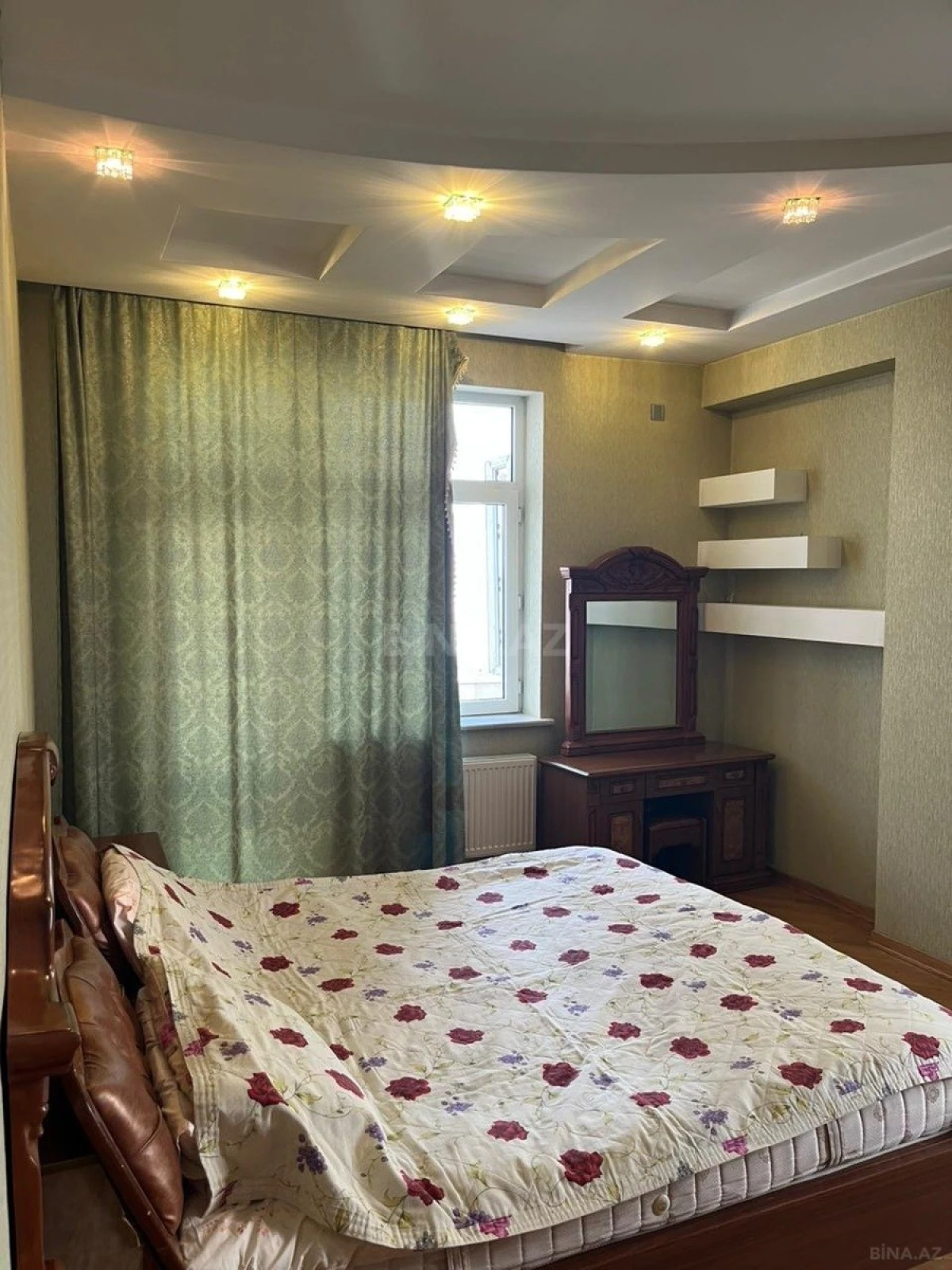 Kirayə verilir 3 otaqlı mənzil 120 m²