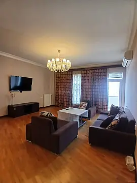 Satılır 3 otaqlı mənzil 147 m²
