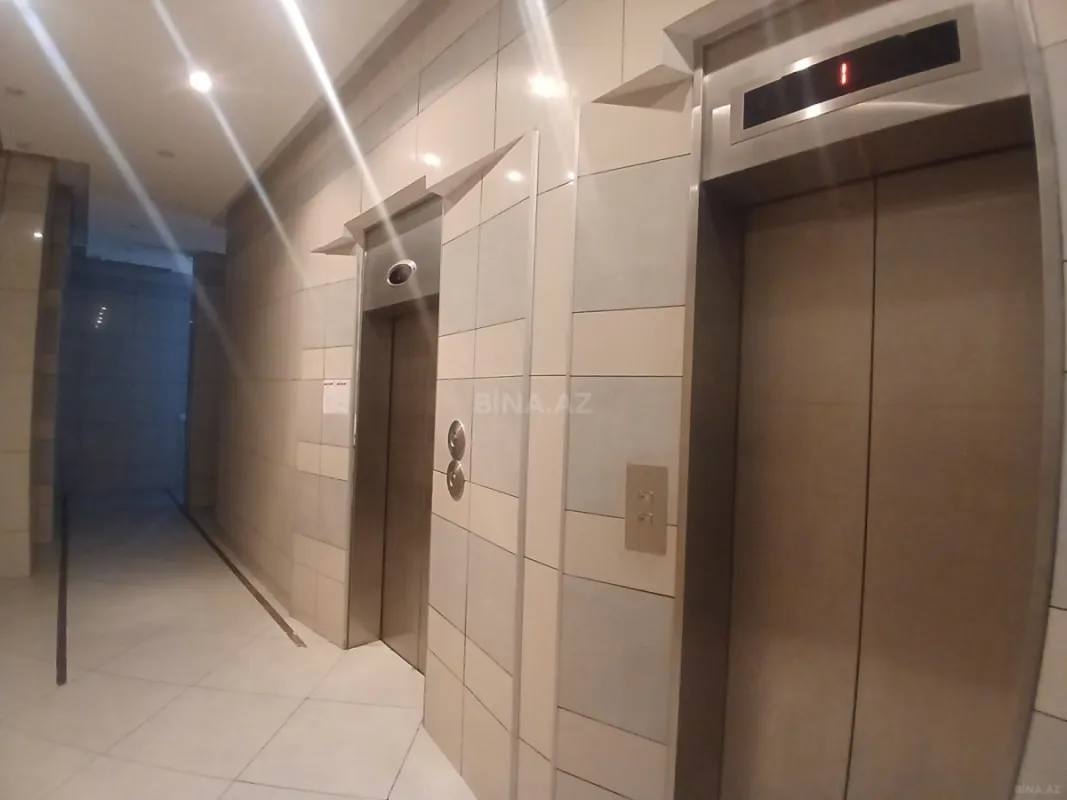 Satılır 3 otaqlı mənzil 147 m²