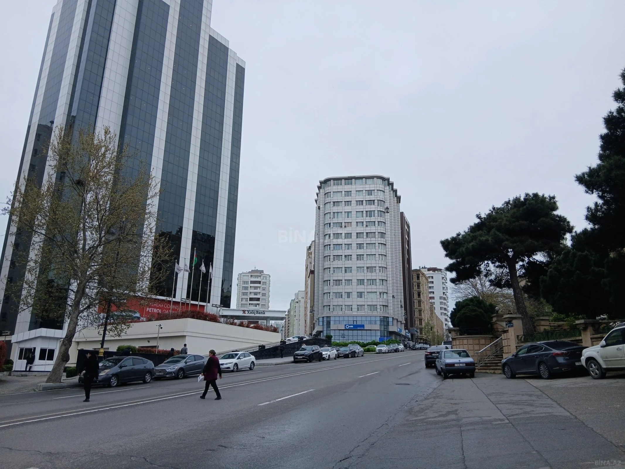Satılır 3 otaqlı mənzil 147 m²