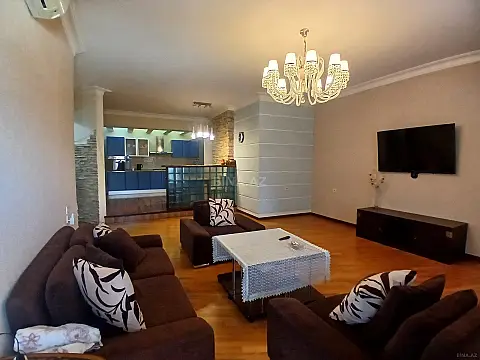 Satılır 3 otaqlı mənzil 147 m²