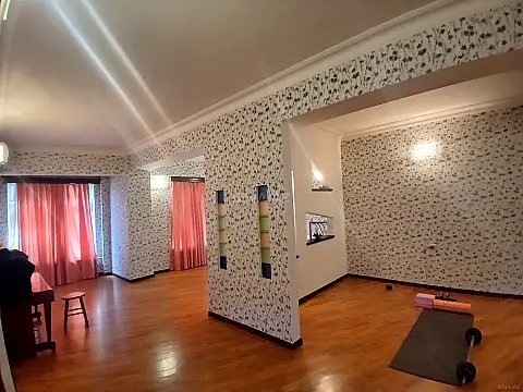 Satılır 3 otaqlı mənzil 147 m²