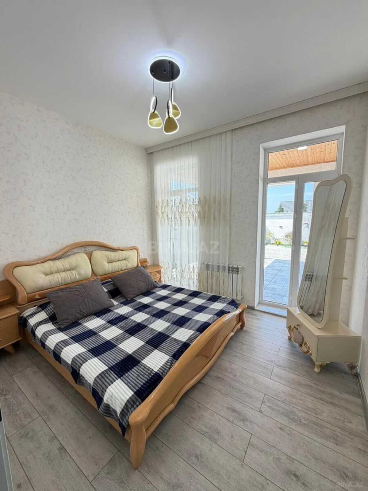 Satılır 4 otaqlı həyət evi 140 m²