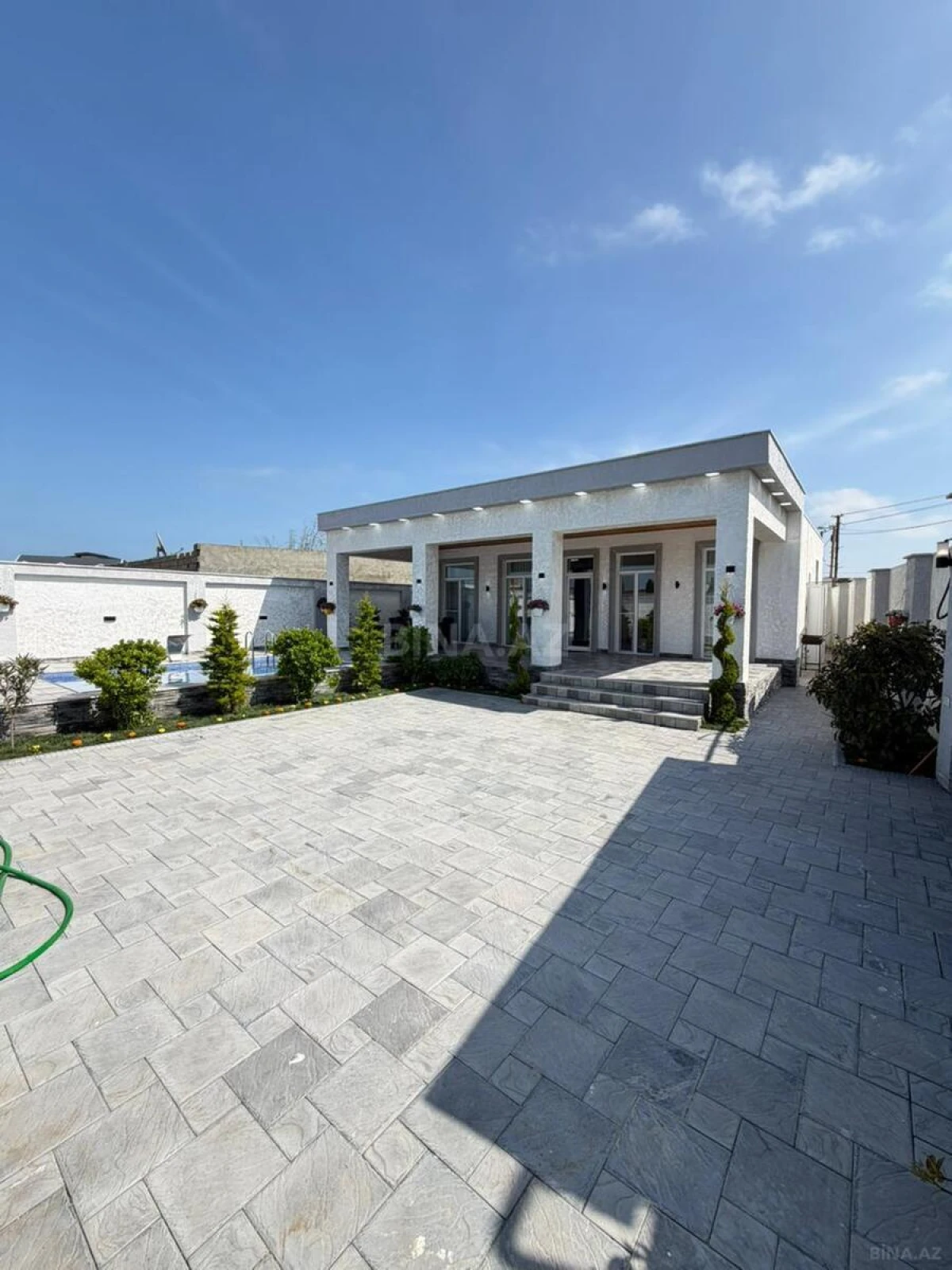 Satılır 4 otaqlı həyət evi 140 m²