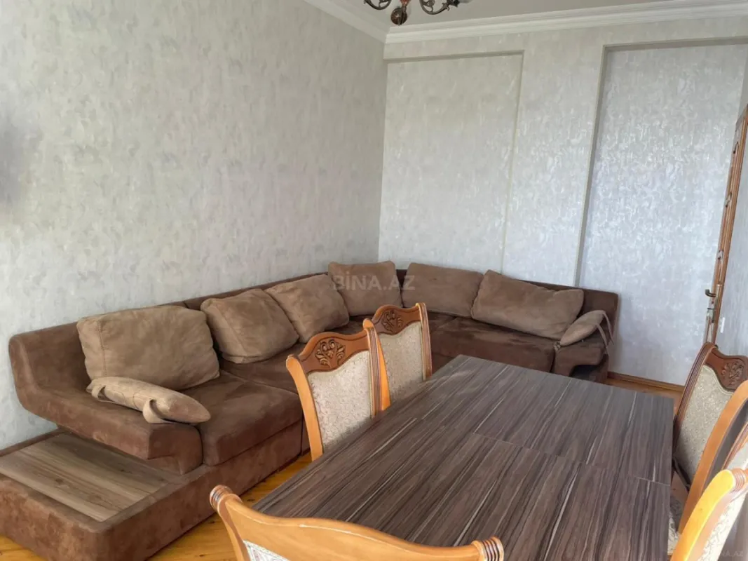 Kirayə verilir 2 otaqlı mənzil 70 m²