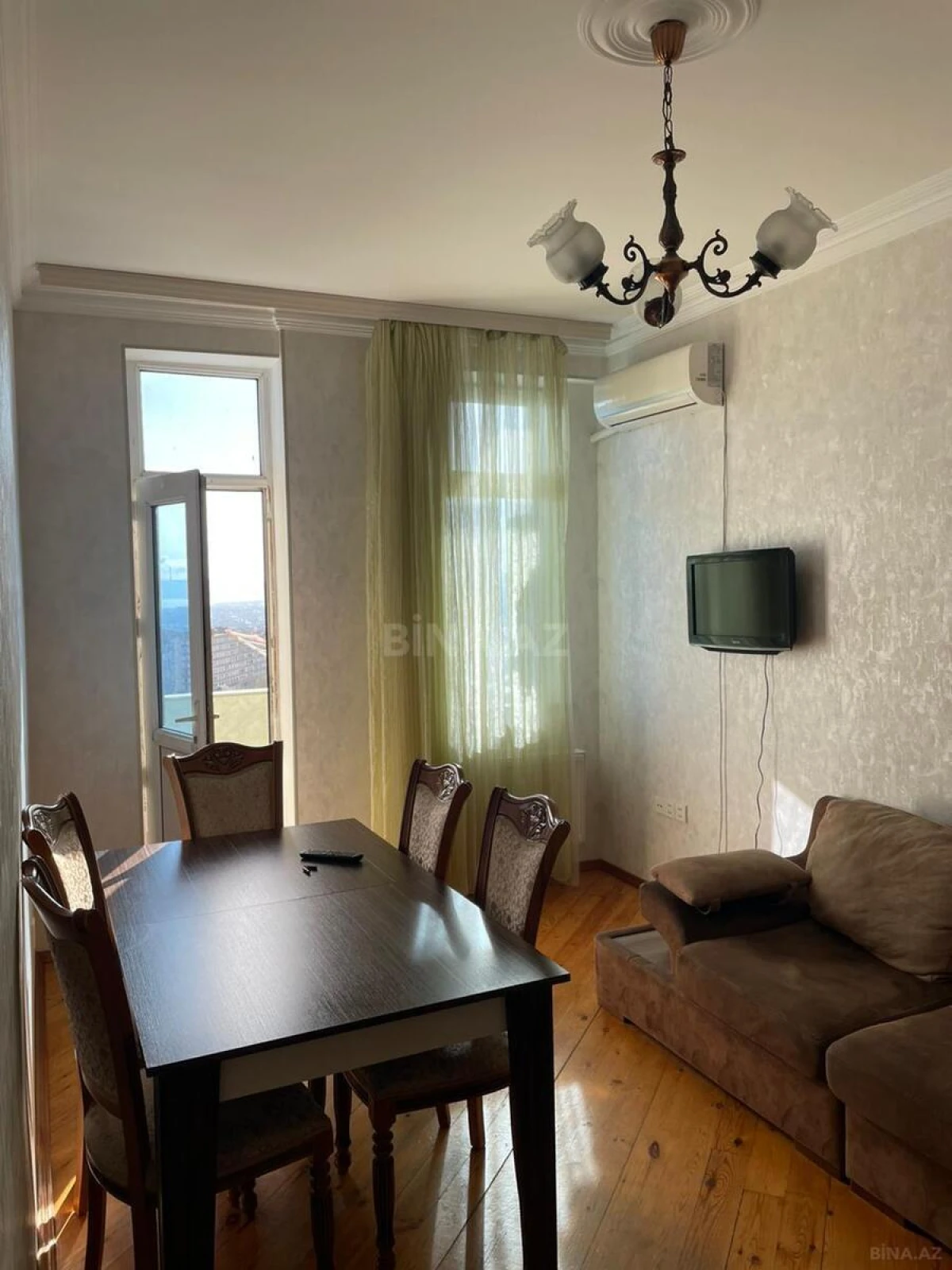 Kirayə verilir 2 otaqlı mənzil 70 m²