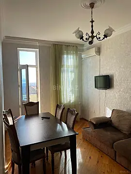 Kirayə verilir 2 otaqlı mənzil 70 m²
