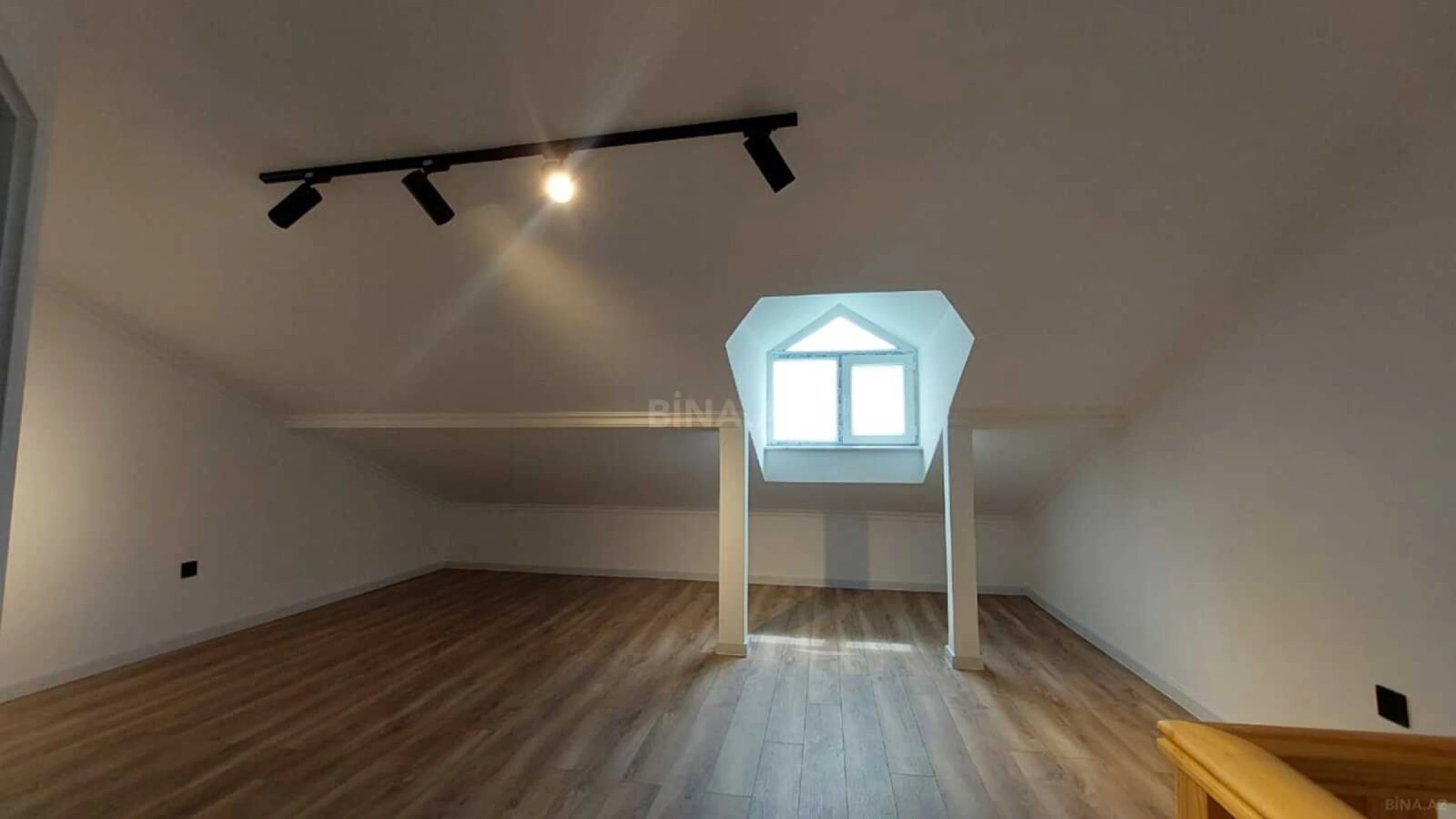 Satılır 3 otaqlı mənzil 90 m²