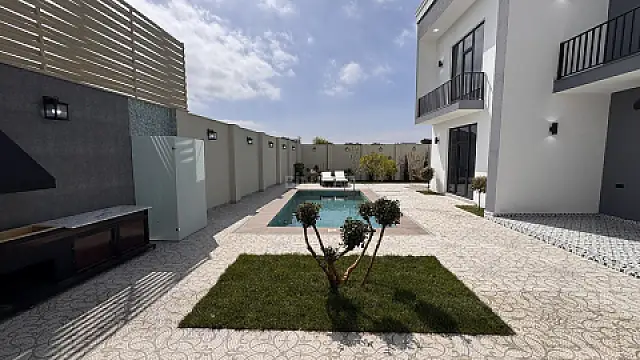 Satılır 5 otaqlı həyət evi 330 m²