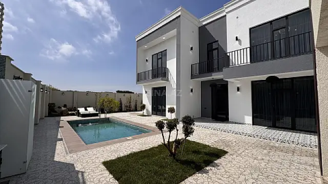 Satılır 5 otaqlı həyət evi 330 m²