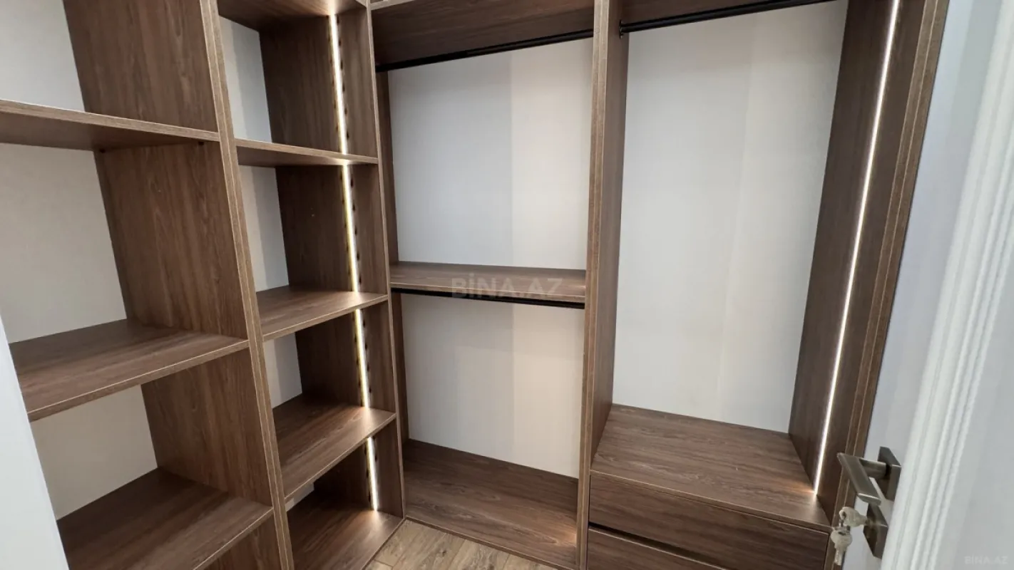 Satılır 5 otaqlı həyət evi 330 m²