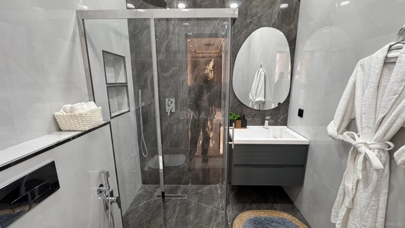 Satılır 5 otaqlı həyət evi 330 m²