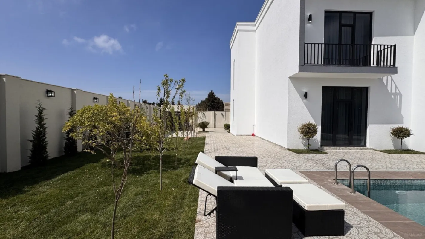 Satılır 5 otaqlı həyət evi 330 m²