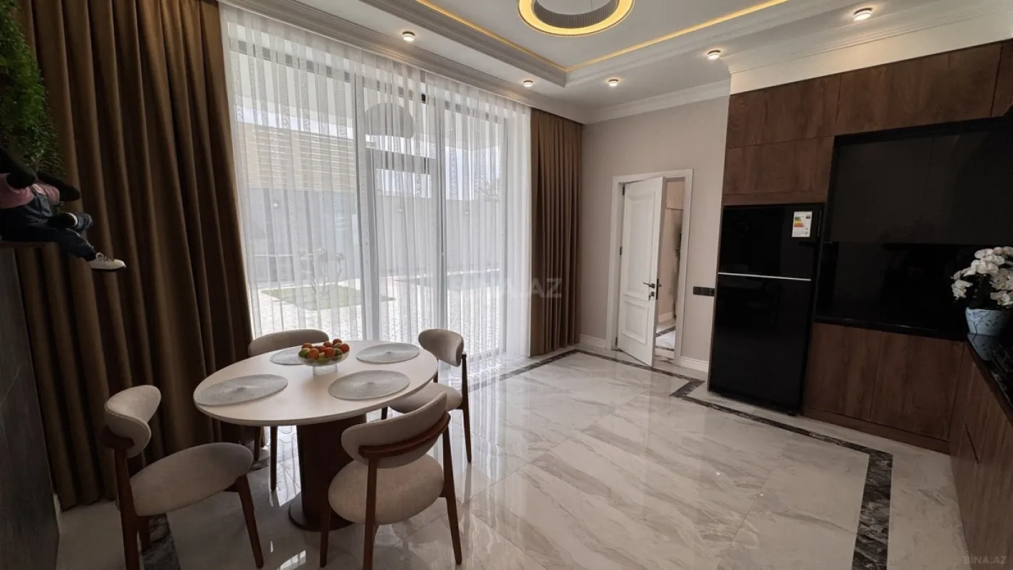 Satılır 5 otaqlı həyət evi 330 m²