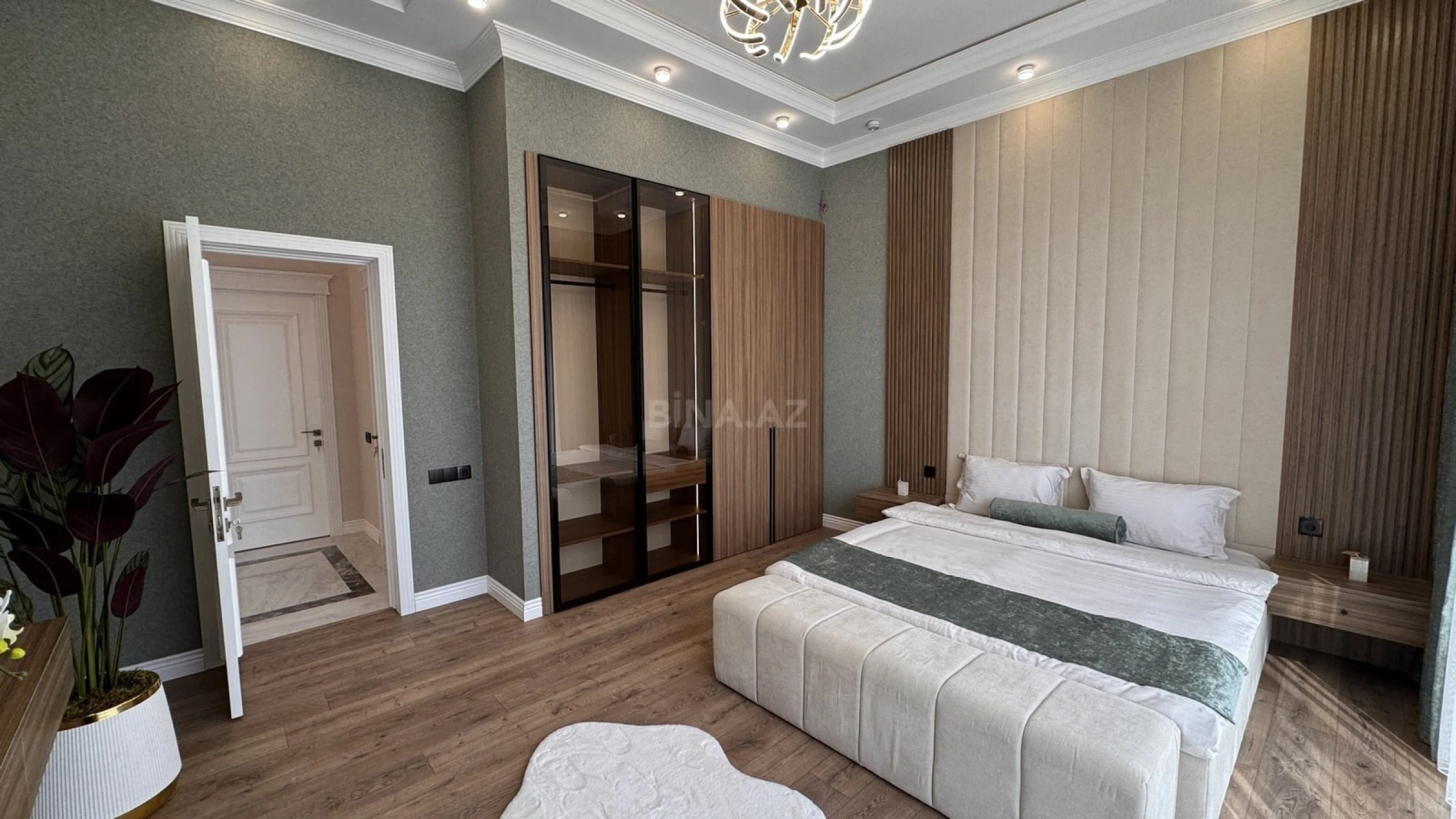 Satılır 5 otaqlı həyət evi 330 m²