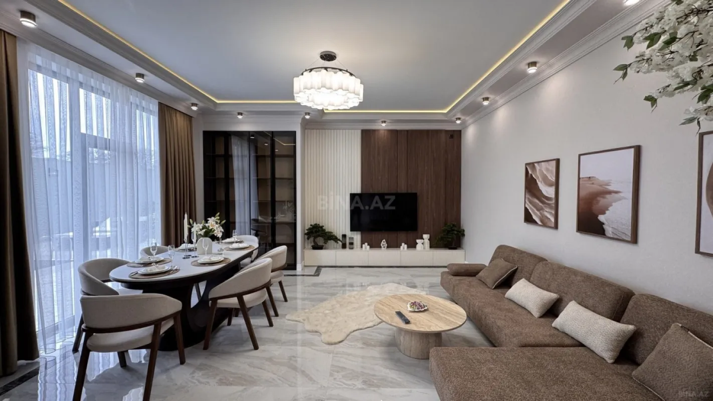Satılır 5 otaqlı həyət evi 330 m²