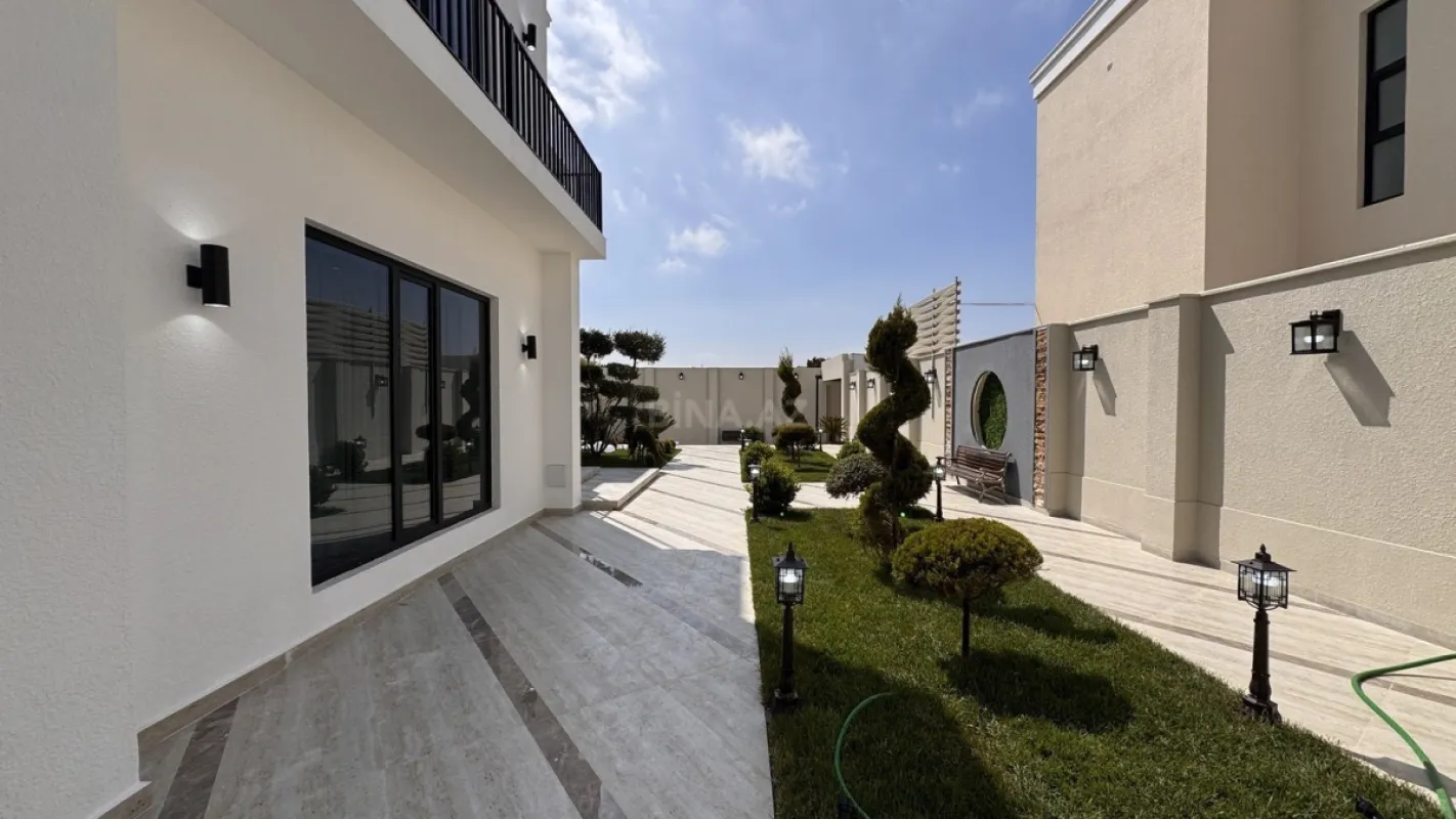 Satılır 5 otaqlı həyət evi 330 m²