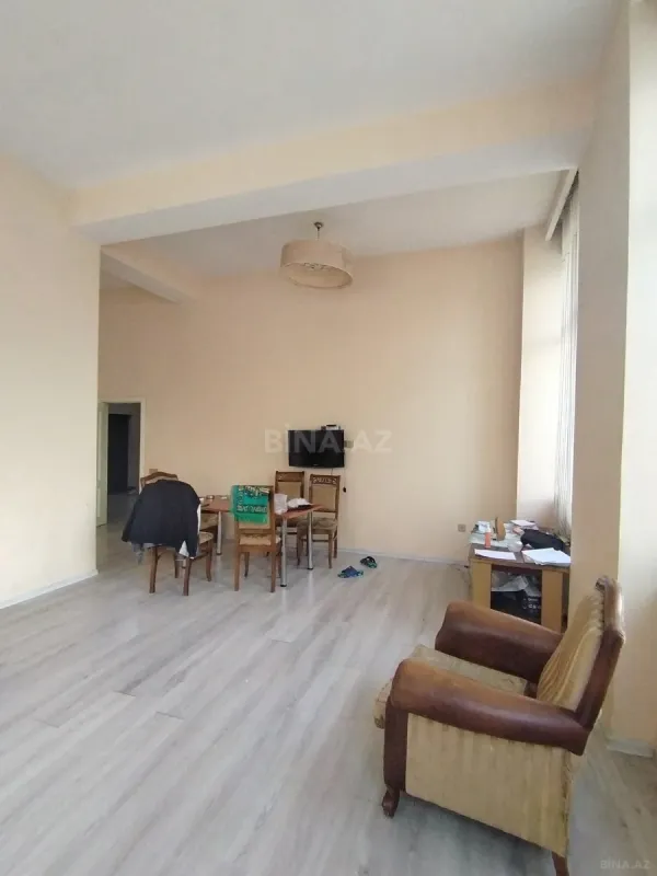 Kirayə verilir 3 otaqlı mənzil 113 m²