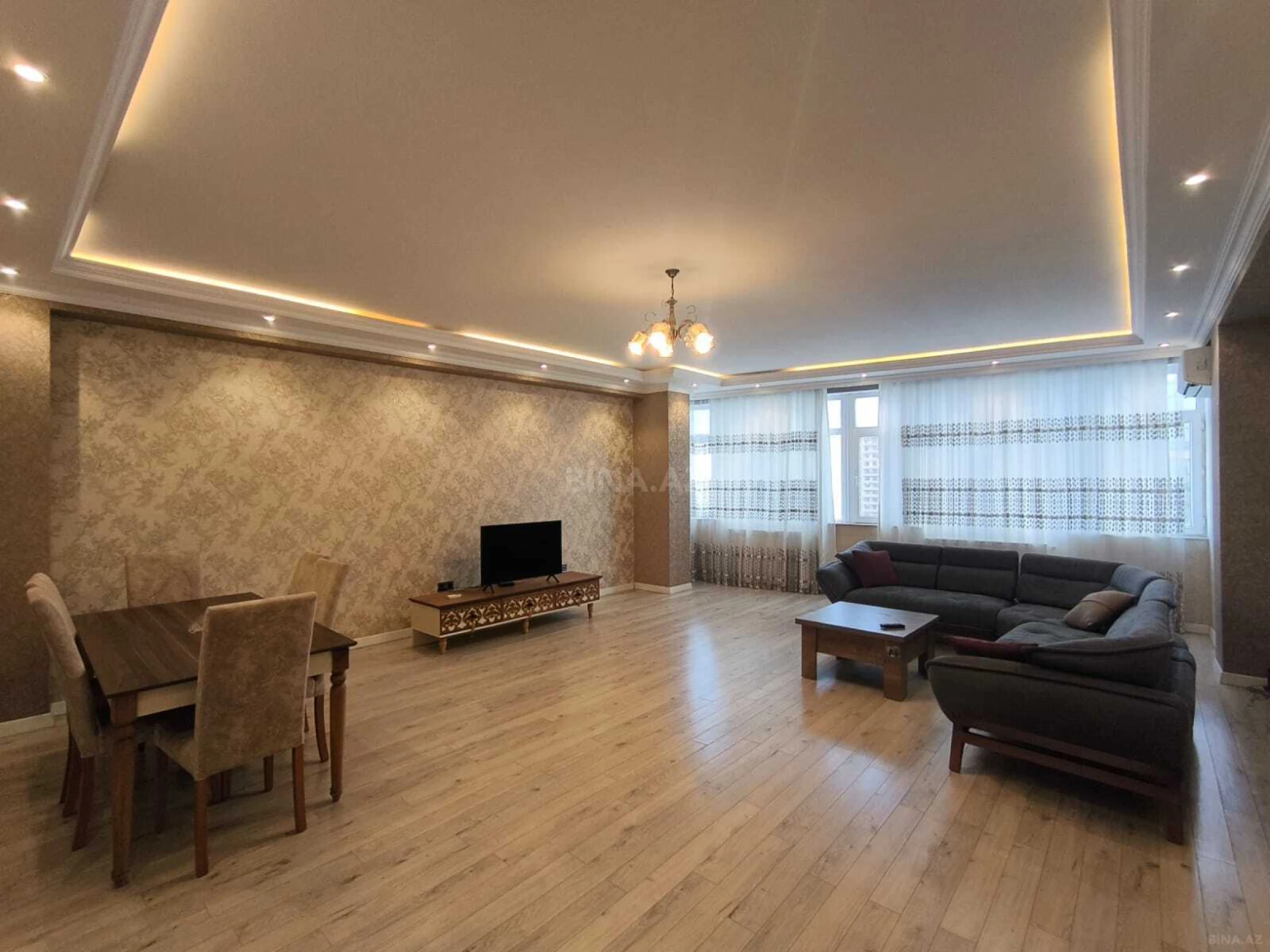 Kirayə verilir 3 otaqlı mənzil 170 m²
