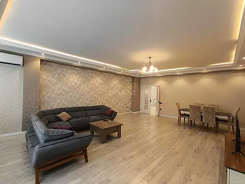 Kirayə verilir 3 otaqlı mənzil 170 m²