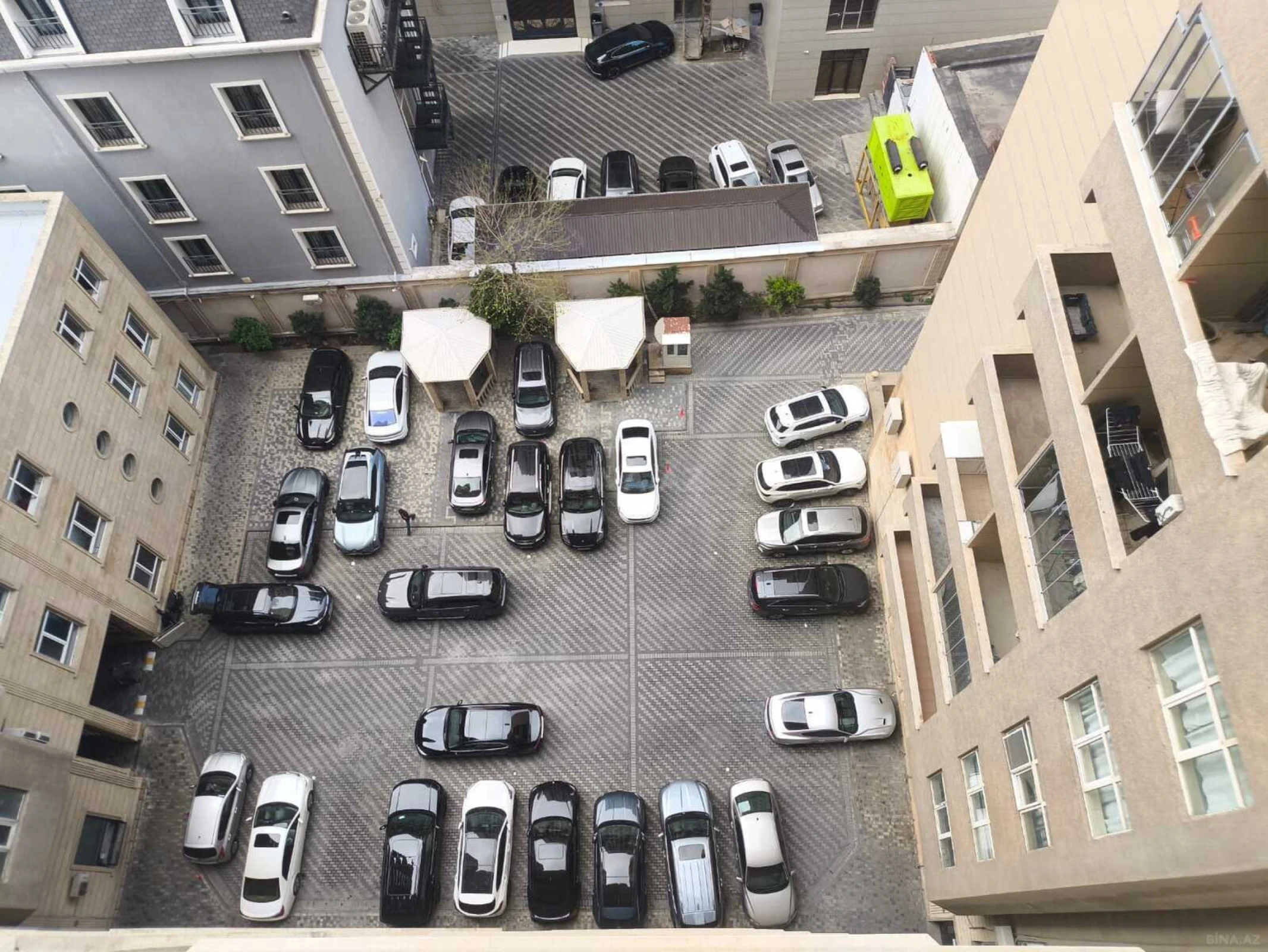 Kirayə verilir 3 otaqlı mənzil 170 m²