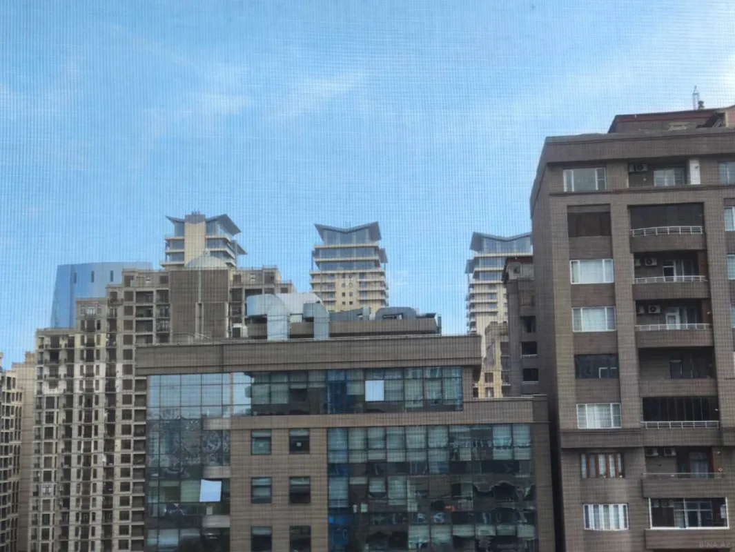 Kirayə verilir 3 otaqlı mənzil 170 m²