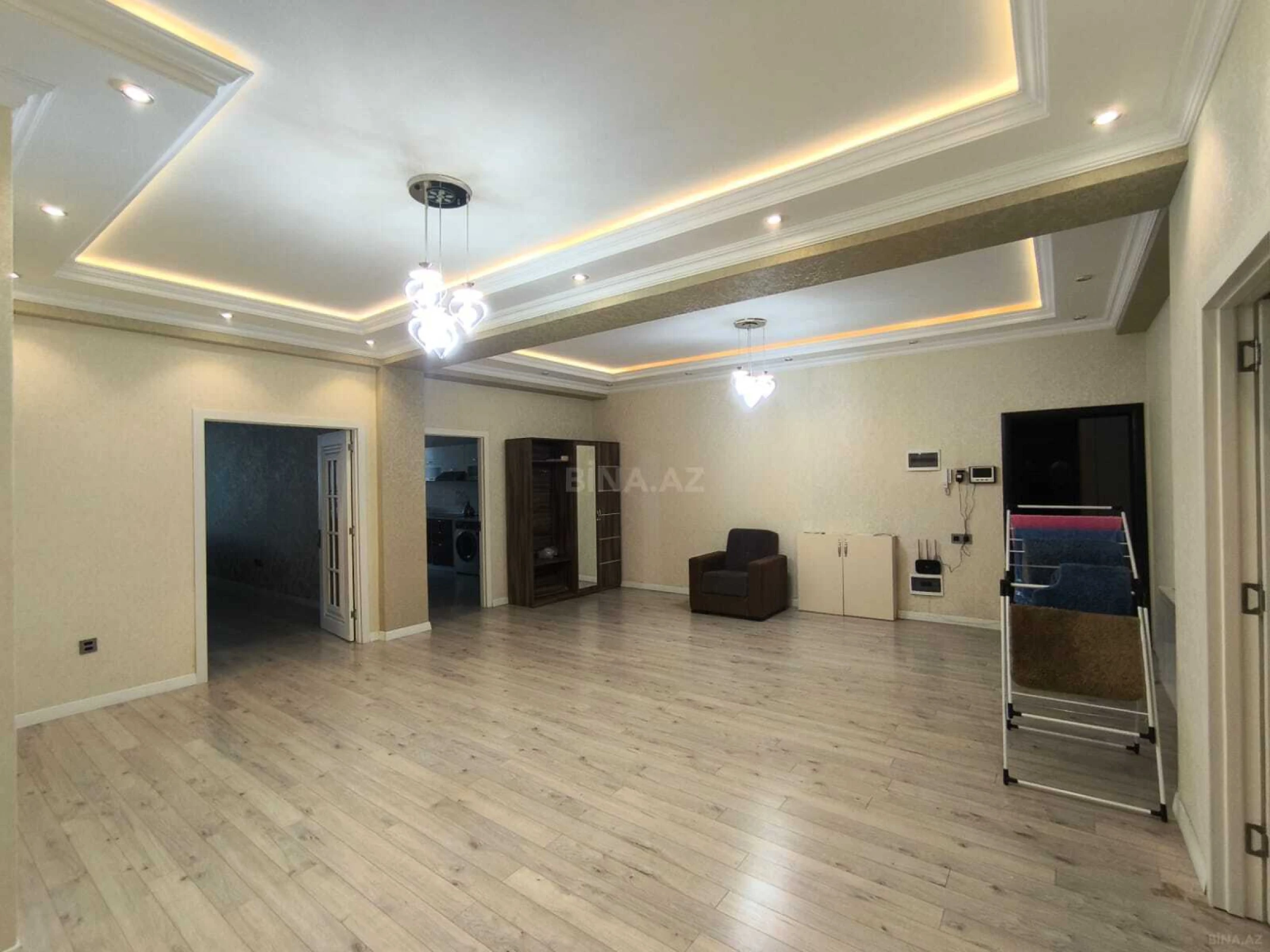 Kirayə verilir 3 otaqlı mənzil 170 m²