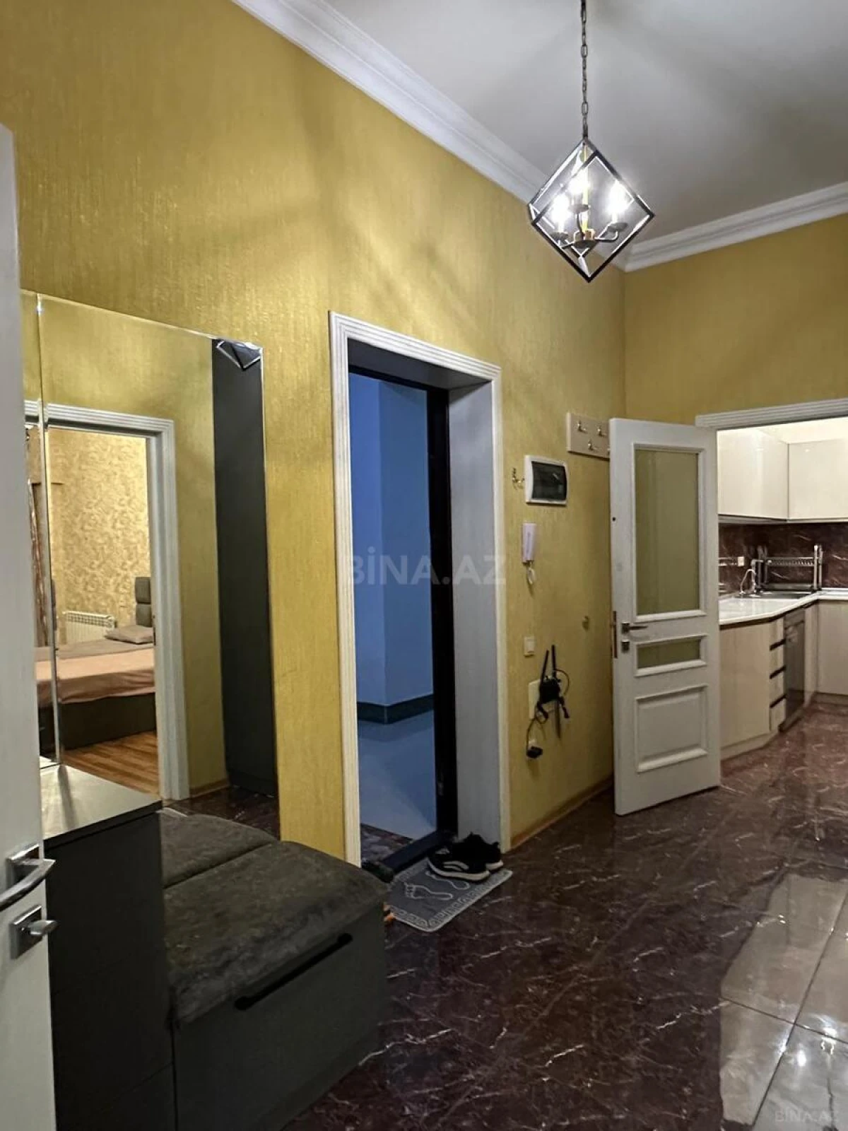 Kirayə verilir 3 otaqlı mənzil 105 m²