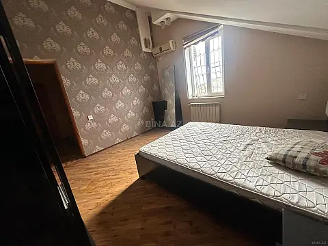 Satılır 8 otaqlı həyət evi 228 m²