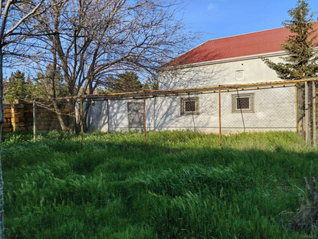 Satılır 8 otaqlı həyət evi 228 m²