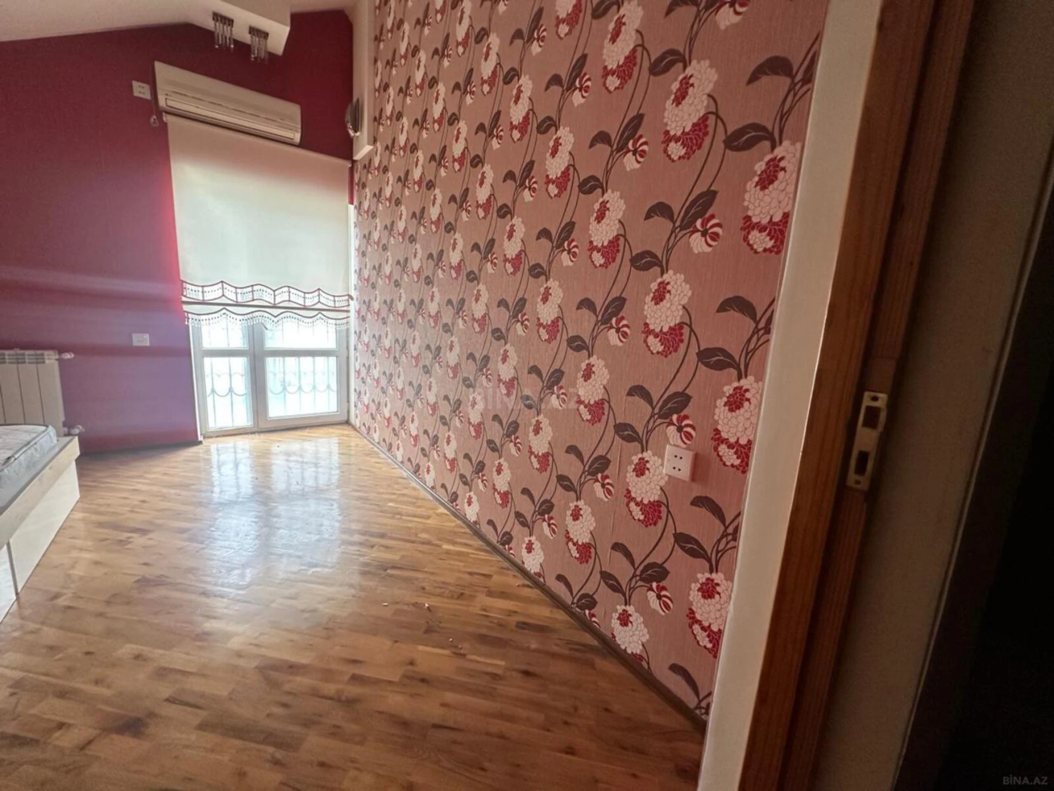 Satılır 8 otaqlı həyət evi 228 m²