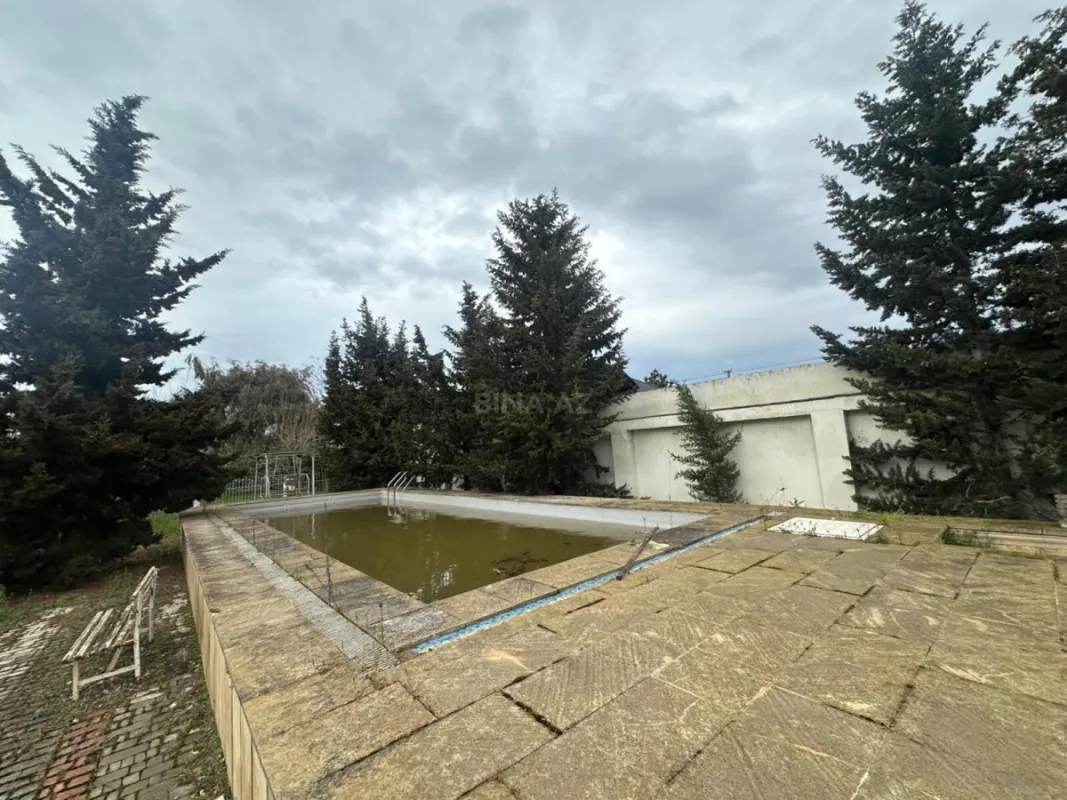 Satılır 8 otaqlı həyət evi 228 m²