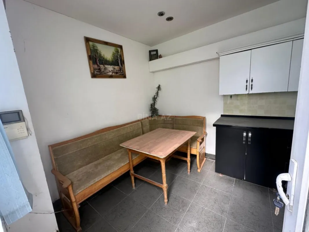 Satılır 8 otaqlı həyət evi 228 m²