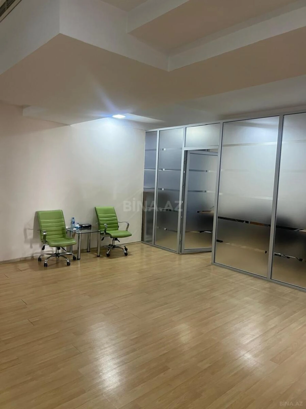 Satılır obyekt 223 m²