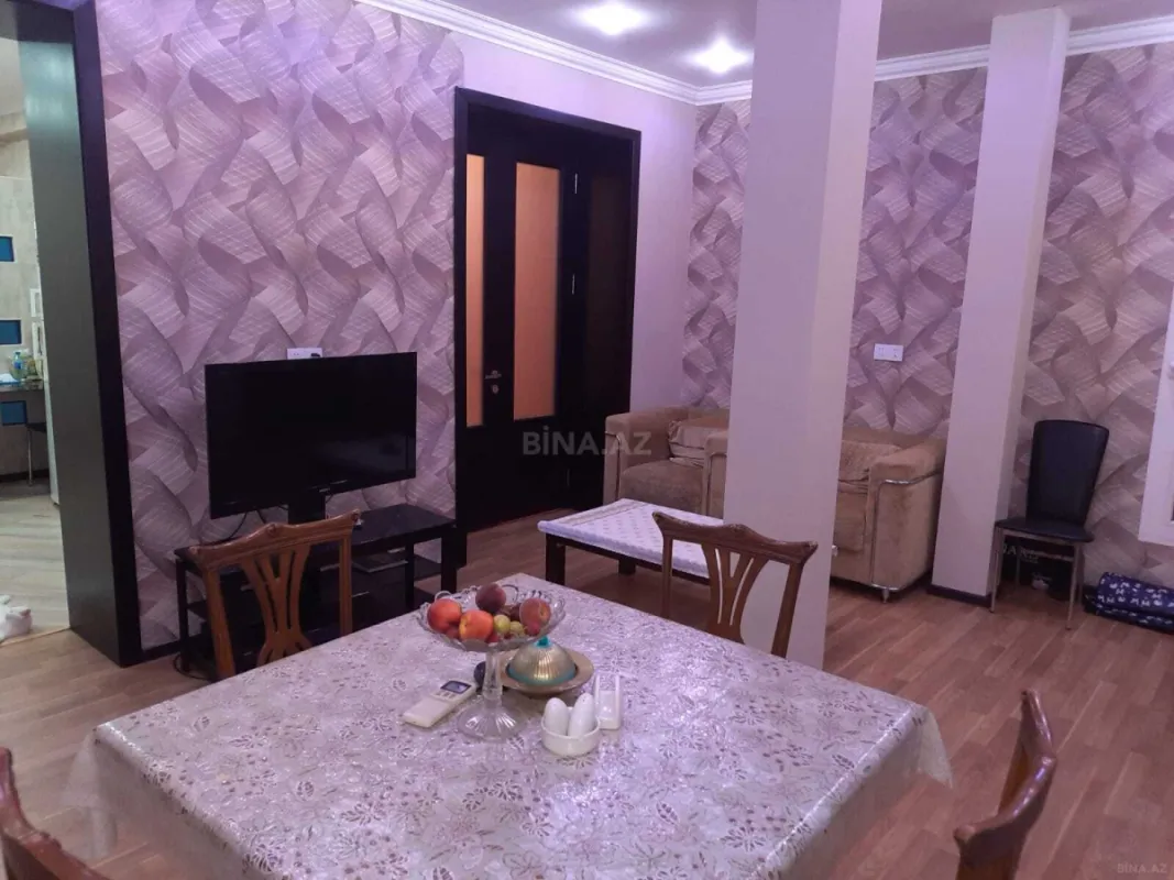 Satılır 4 otaqlı mənzil 130 m²