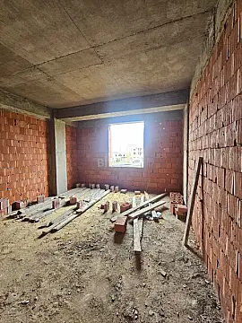 Satılır 2 otaqlı mənzil 73 m²