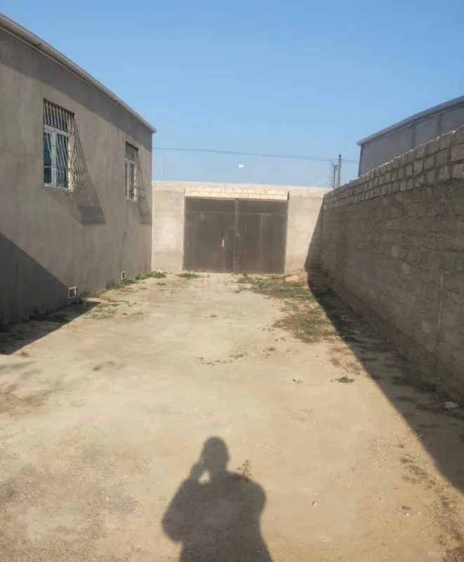 Satılır 4 otaqlı həyət evi 140 m²
