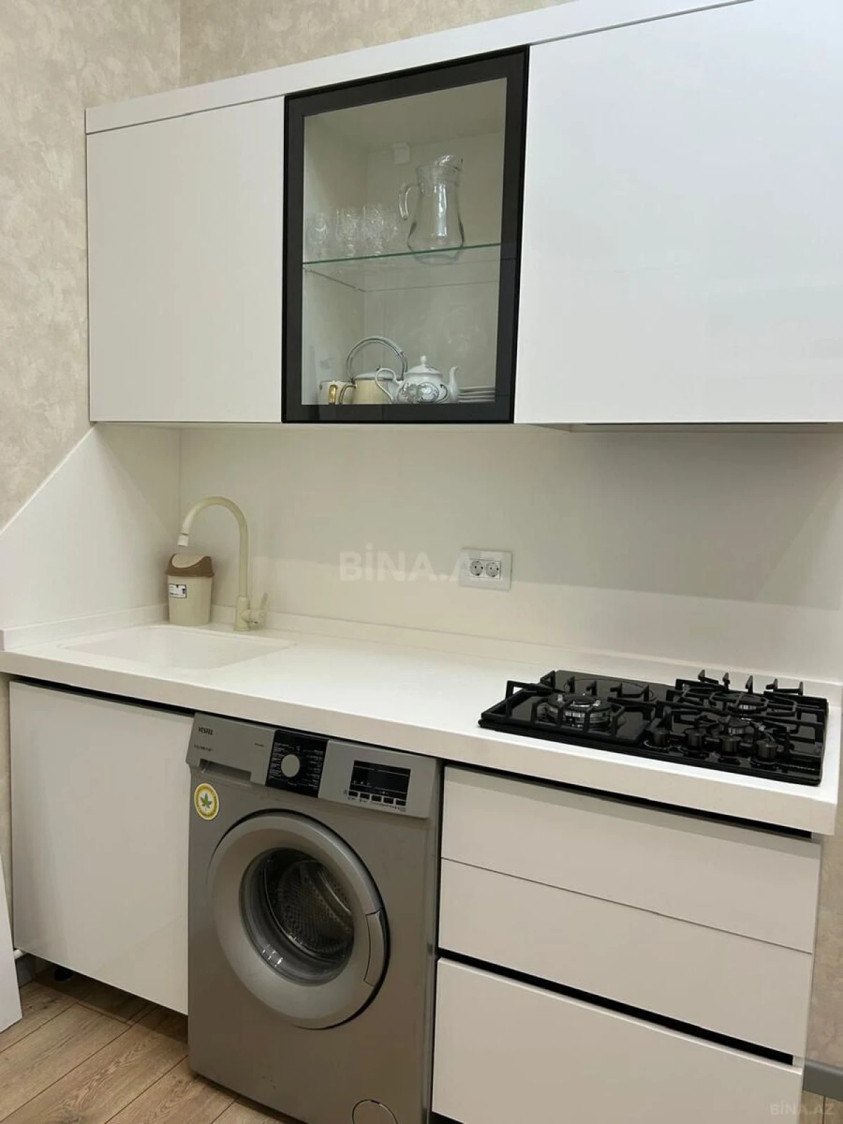 Kirayə verilir 2 otaqlı mənzil 90 m²