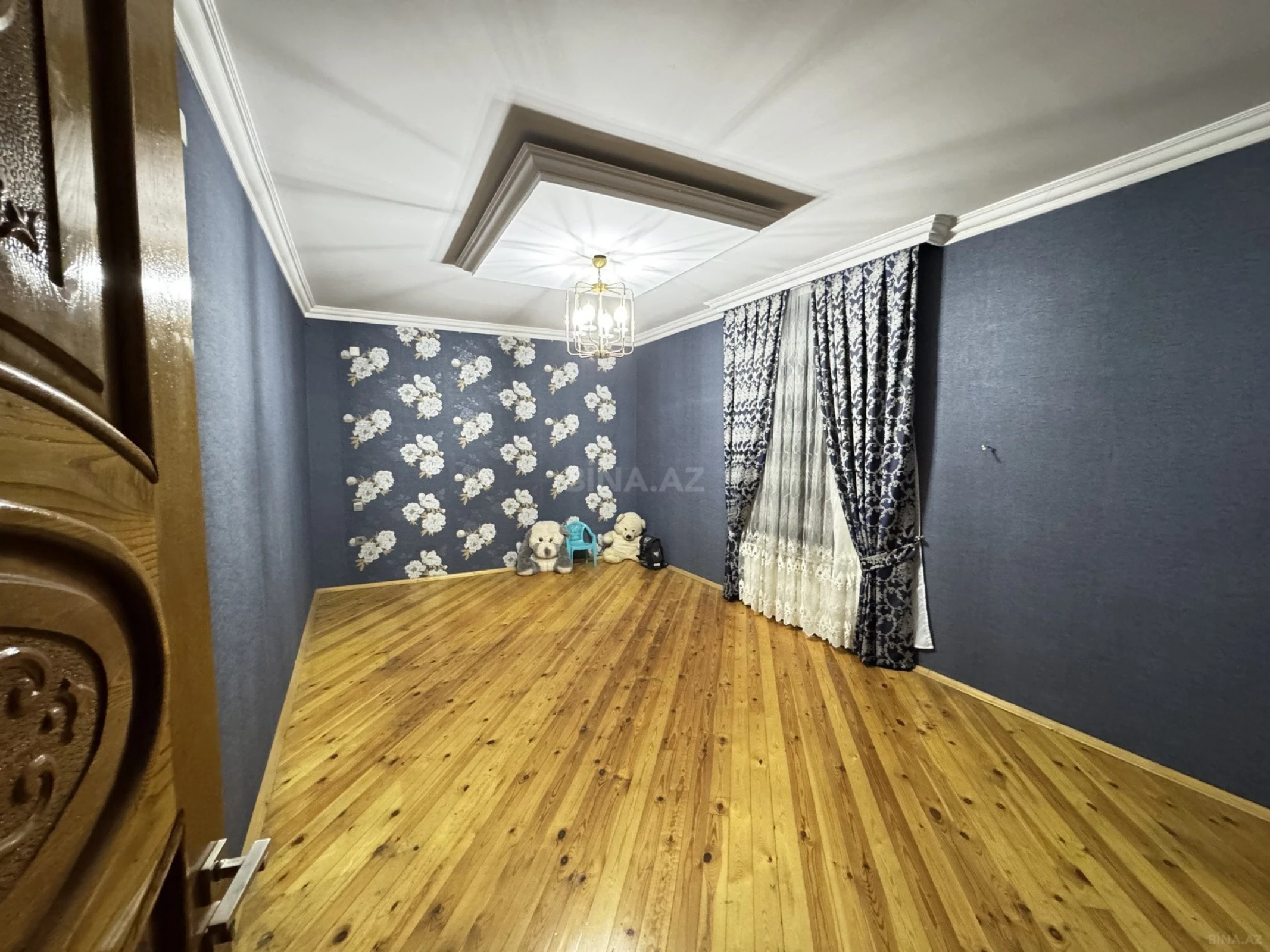 Satılır 5 otaqlı həyət evi 185 m²
