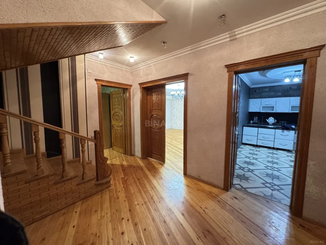 Satılır 5 otaqlı həyət evi 185 m²