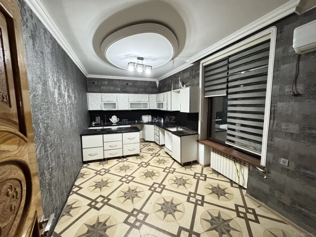 Satılır 5 otaqlı həyət evi 185 m²