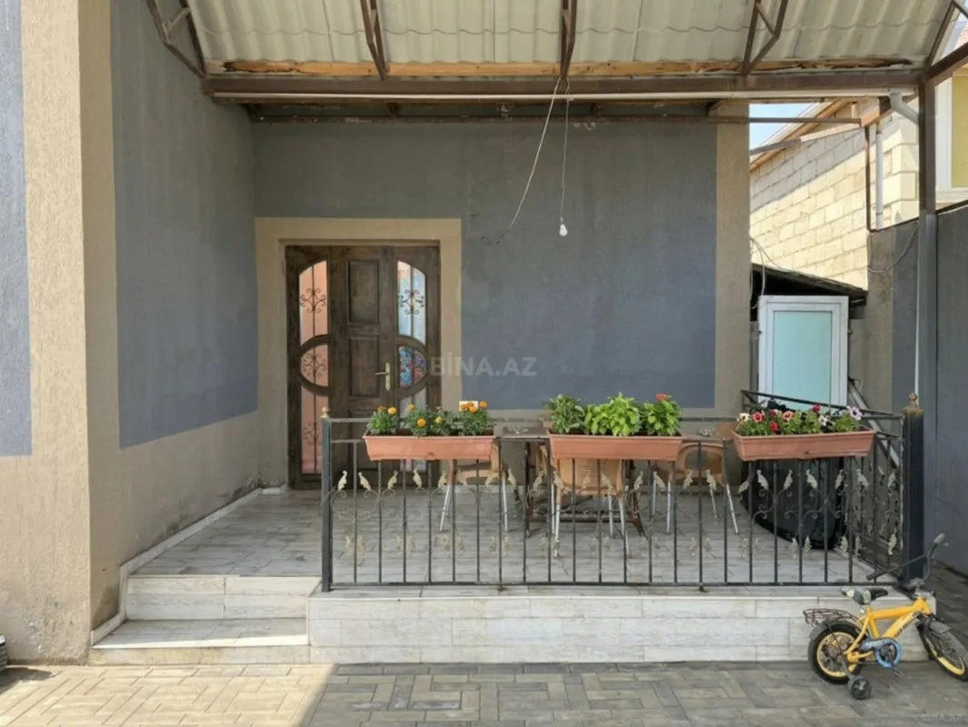 Satılır 5 otaqlı həyət evi 185 m²